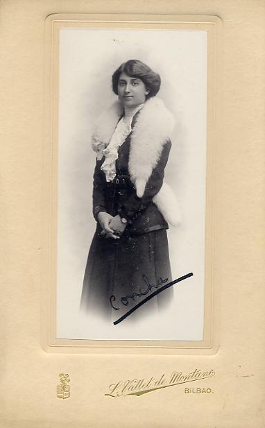 FOTOGRAFOS ESPAÑOLES - Luis Vallet de Montano, Bilbao pp. s. XX,  Retrato de la Señorita Concha,  ( Hesperus´ Collection)