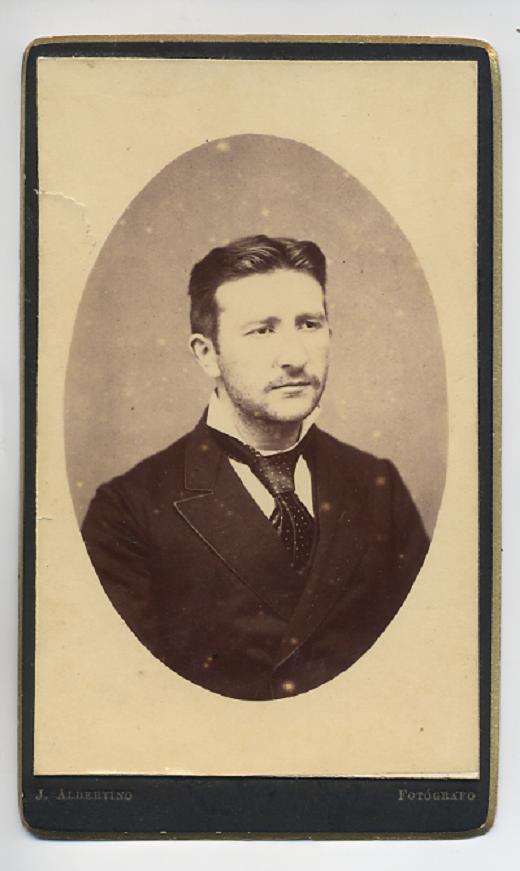 1880. FOTOGRAFOS ESPAÑOLES - Albertino, Joaquín, La Coruña. Busto de Caballero, CDV ca. 1880. Hesperus´ Collection