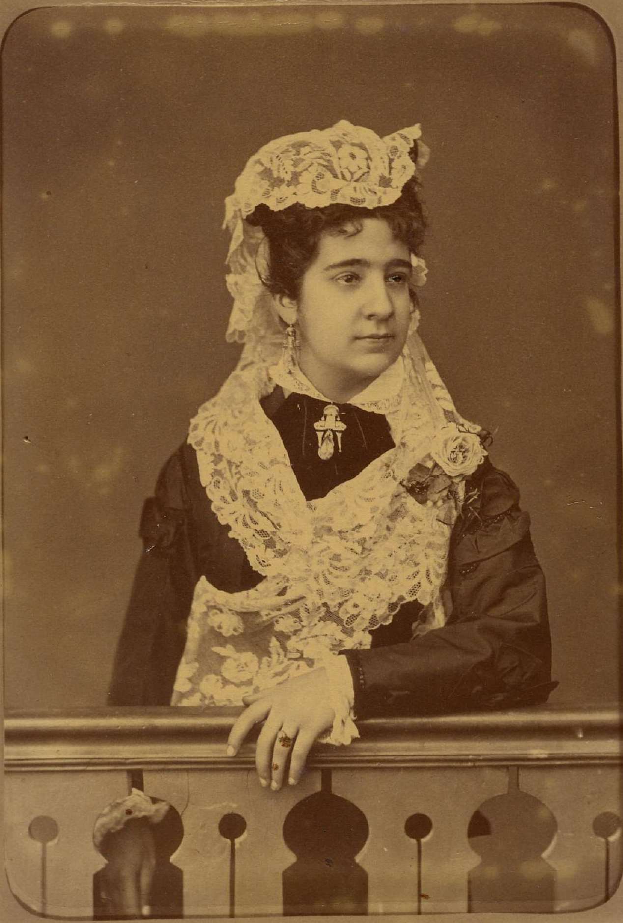 Copia de FOTOGRAFOS ESPAÑOLES - Anónimo, ca. 1895. Dama joven. Hesperus´ Collection